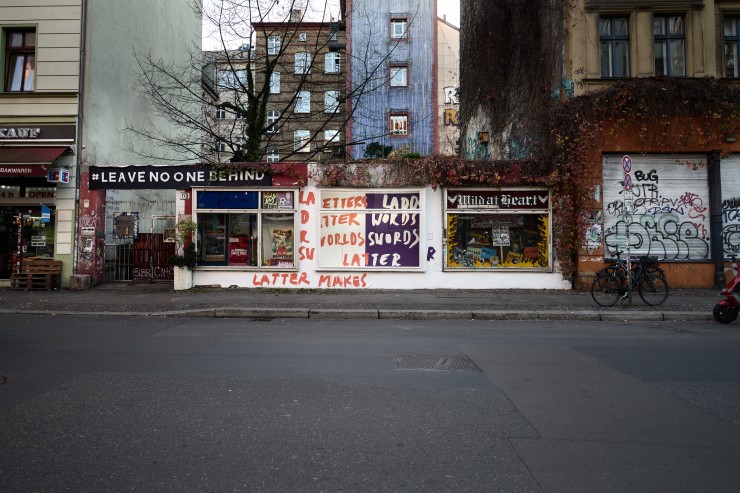 Sox Berlin Hannah Rath LETTERS LADDER LATTER MAKES WORDS SWORDS WORLDS